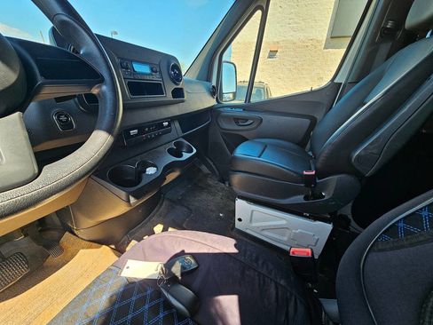 Used 2022 Mercedes-Benz Sprinter 3500 image 10