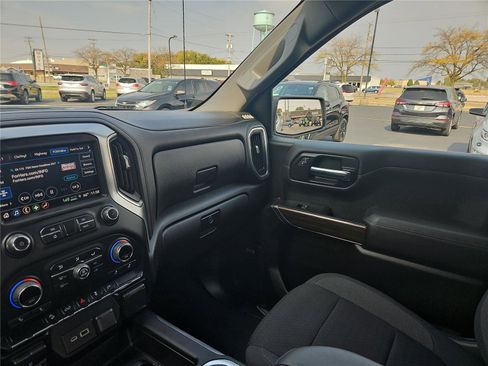 Used 2022 Chevrolet Silverado 1500 LT Trail Boss w/ Convenience Package II image 16