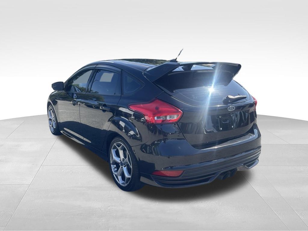 Used 2015 Ford Focus ST FWD image 3