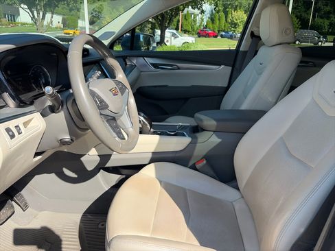 Used 2020 Cadillac XT5 Premium Luxury AWD/4WD image 11