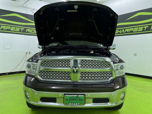Used 2017 RAM 1500 Laramie w/ Convenience Group AWD/4WD image 4