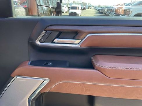 Used 2024 GMC Sierra 3500 Denali Ultimate image 29