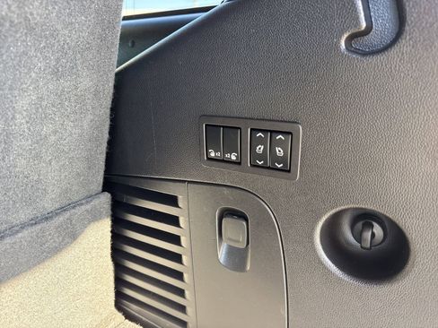 Used 2018 GMC Yukon Denali w/ Denali Ultimate Package image 37