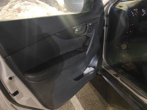 Used 2019 Nissan Rogue S image 5