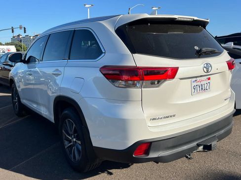 Used 2019 Toyota Highlander XLE AWD/4WD image 6