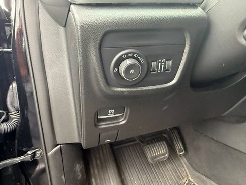 Used 2024 Jeep Grand Cherokee Limited w/ Luxury Tech Group II AWD/4WD image 18