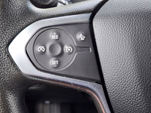 Used 2023 Chevrolet Traverse LS FWD image 22