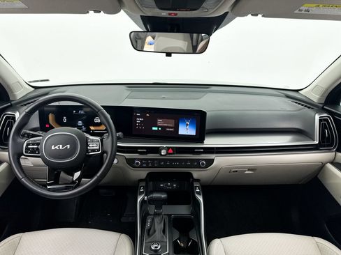 Used 2024 Kia Sorento S FWD image 19
