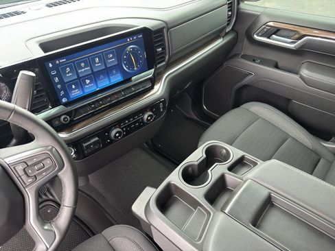 Used 2025 Chevrolet Silverado 1500 LT image 16