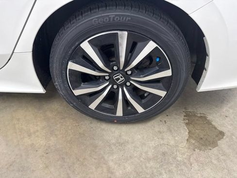 Used 2024 Honda Civic EX image 10