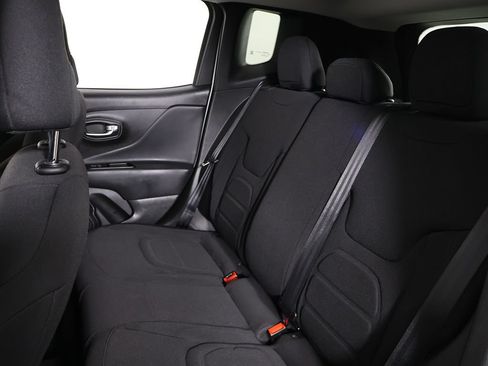 Used 2022 Jeep Renegade Latitude AWD/4WD image 30