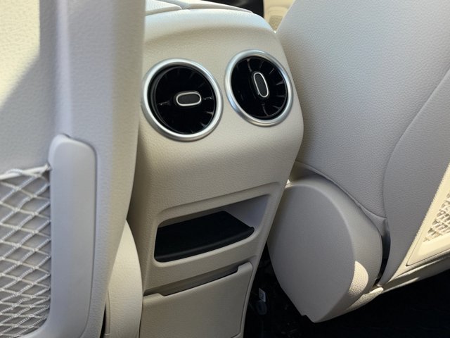 Used 2023 Mercedes-Benz GLB 250 image 18