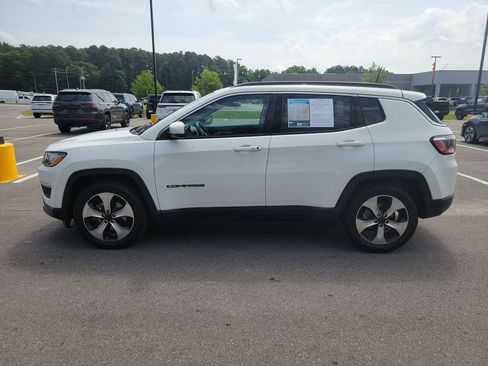Used 2017 Jeep Compass Latitude w/ Cold Weather Group FWD image 6