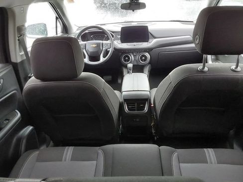 Used 2025 Chevrolet Blazer LT FWD image 9