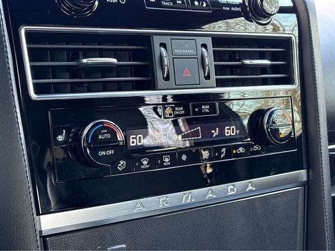 Used 2022 Nissan Armada SL w/ Midnight Edition Package image 7