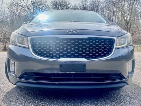 Used 2015 Kia Sedona SX image 12