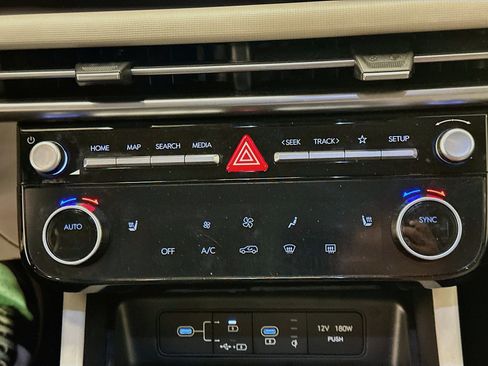 Used 2025 Hyundai Tucson SEL AWD/4WD image 24