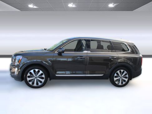 Used 2020 Kia Telluride EX w/ EX Premium Package image 2