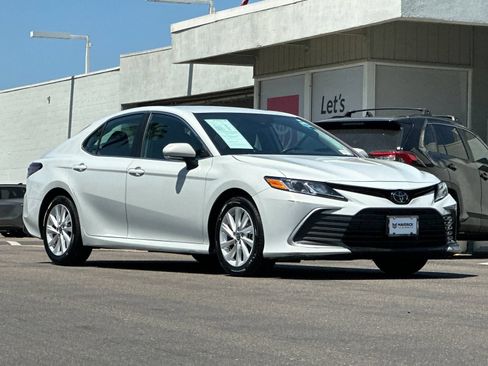 Used 2024 Toyota Camry LE w/ Convenience Package FWD image 8
