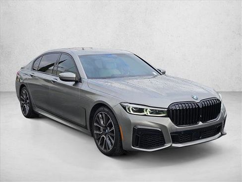 Used 2022 BMW 750i xDrive w/ M Sport Package image 3
