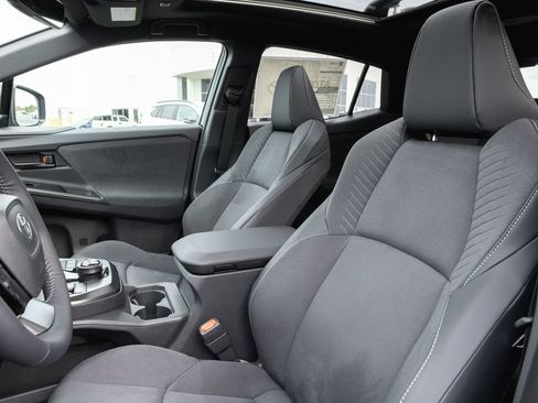 New 2026 Toyota C-HR AWD/4WD image 9