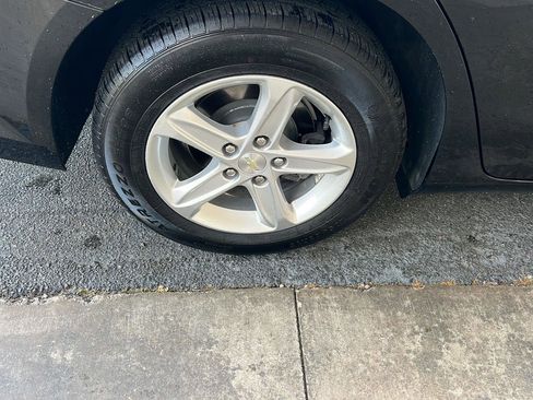 Used 2020 Chevrolet Malibu LS image 38