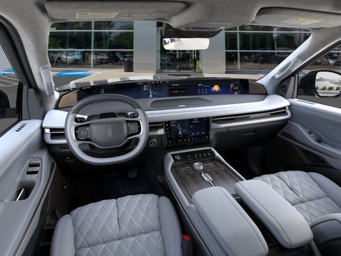New 2026 Lincoln Navigator L Black Label AWD/4WD image 9
