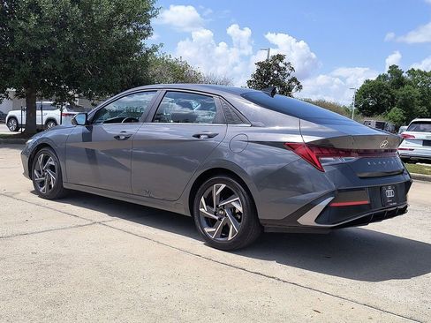 Used 2024 Hyundai Elantra Limited FWD image 6