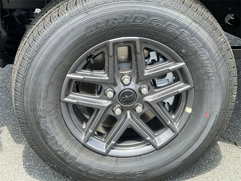 New 2025 Jeep Gladiator Sport image 18