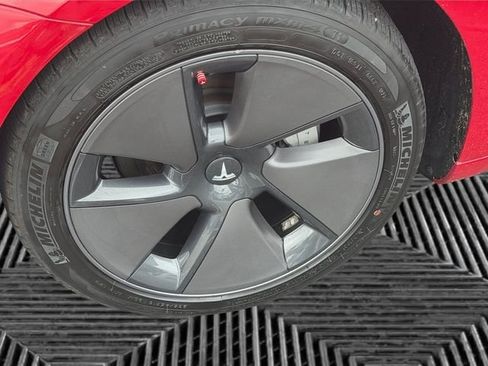 Used 2023 Tesla Model 3 Standard Range RWD image 9