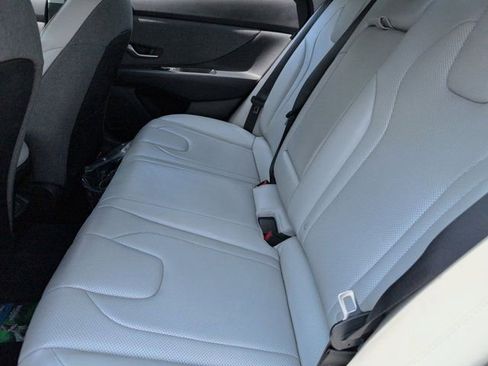 Used 2025 Hyundai Elantra Limited FWD image 28