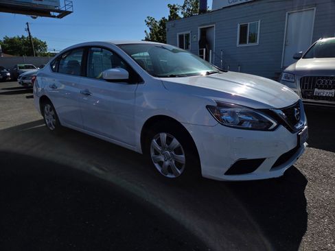 Used 2017 Nissan Sentra SV image 5