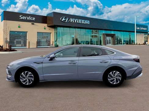 New 2026 Hyundai Sonata Blue FWD image 3