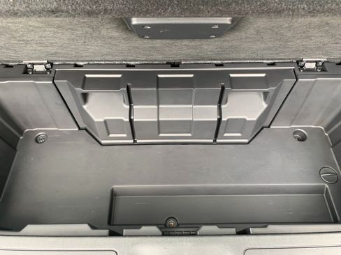 Used 2018 Nissan Pathfinder SL AWD/4WD image 10