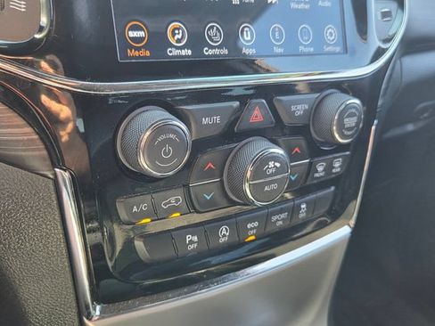 Used 2020 Jeep Grand Cherokee Laredo w/ Laredo X Package RWD image 22