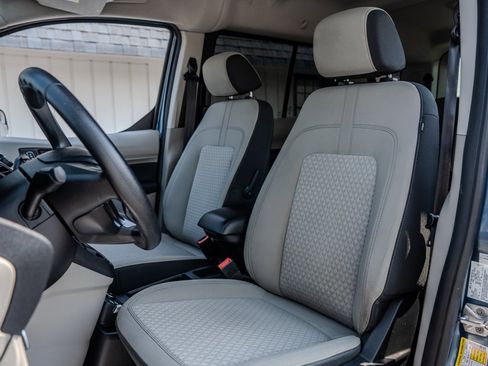 Used 2019 Ford Transit Connect XLT image 26