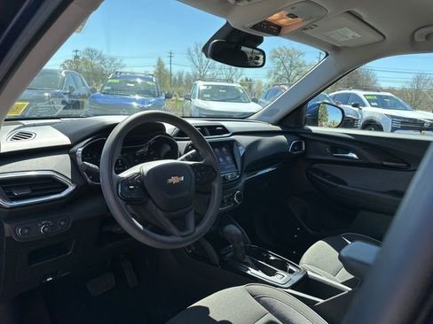 Used 2023 Chevrolet TrailBlazer LT w/ Convenience Package AWD/4WD image 19