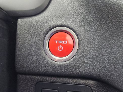 Used 2022 Toyota Tundra Limited image 17