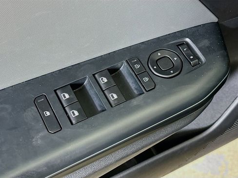 Used 2025 Kia K4 LXS image 16