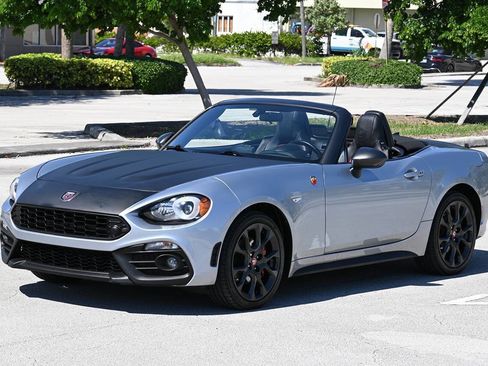 Used 2018 FIAT 124 Spider Abarth image 4