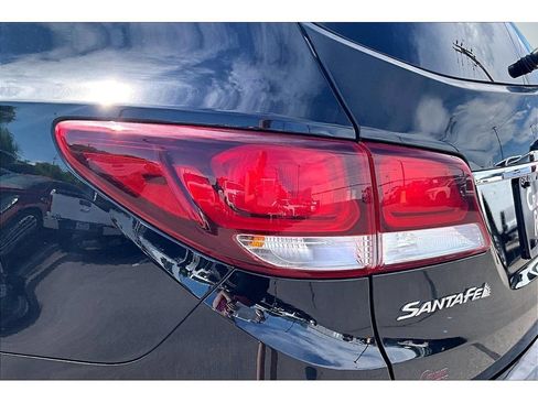 Used 2017 Hyundai Santa Fe SE w/ SE Premium Package 02 AWD/4WD image 23
