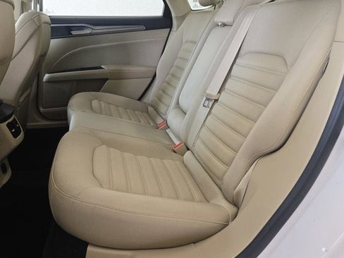 Used 2014 Ford Fusion SE FWD image 15