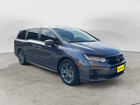 Used 2026 Honda Odyssey Touring image 7