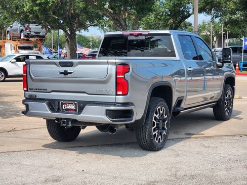 Used 2024 Chevrolet Silverado 2500 High Country w/ High Country Premium Package AWD/4WD image 7