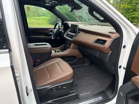 Used 2023 Chevrolet Tahoe High Country w/ Premium Package AWD/4WD image 14
