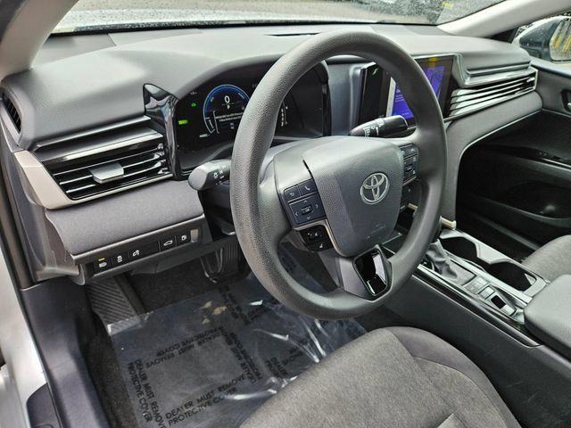 Used 2025 Toyota Camry LE FWD image 21