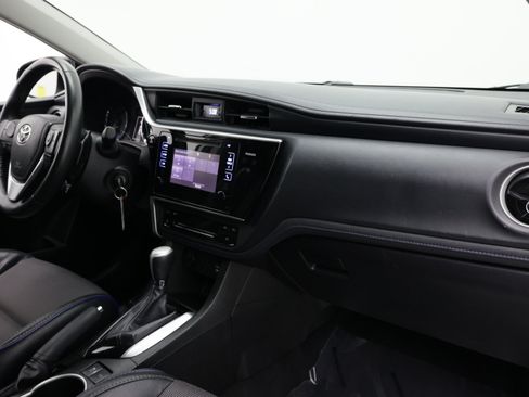 Used 2017 Toyota Corolla SE FWD image 35