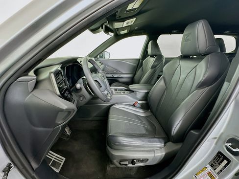 Used 2024 Lexus TX 500h AWD w/ Technology Package image 13