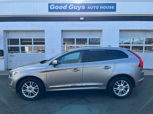 Used 2015 Volvo XC60 T5 w/ Proximity Package image 1