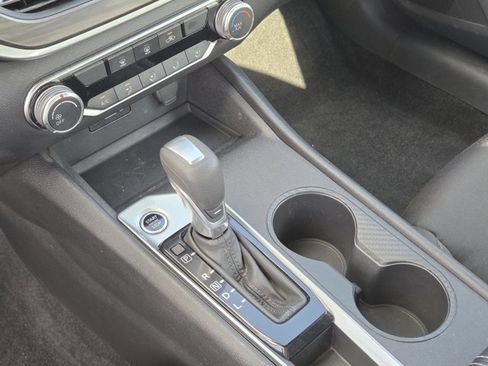 Used 2025 Nissan Altima 2.5 SV image 27